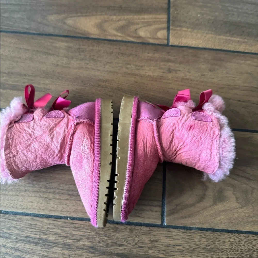 UGG Bailey Bow II kids pink boots size 5/6